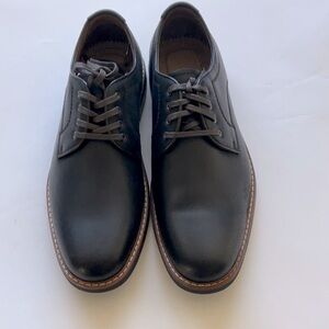 Bass Black Oxfords Classic Elegance size 9